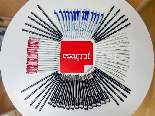 cuadernos y bolis esagraf